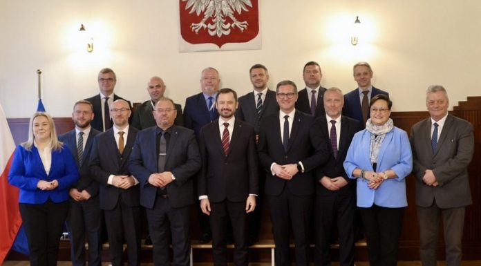 Niepołomice na 6. Forum Metropolii Krakowskiej. Burmistrz Hebda: „Patrzymy szerzej, żeby lokalne działania dawały realne efekty”