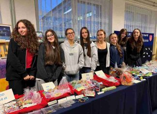 Bochnia. Małe serca – wielka pomoc! Aukcja charytatywna w SP Nr 2