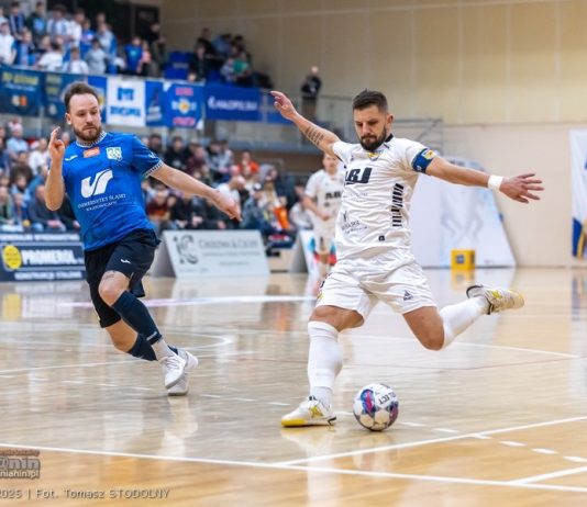 Kanonada BSF! Bochnia rozgromiła Katowice aż 10:2. Hat-trick Sebastiana Leszczaka – ZDJĘCIA