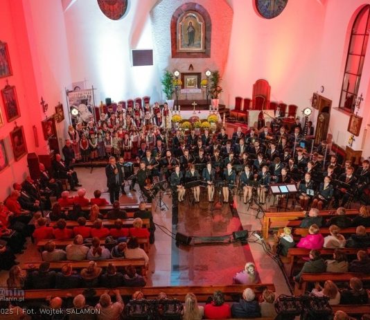 Gierczyce. Koncert „Pod Patrią” z okazji Święta Niepodległości – ZDJĘCIA