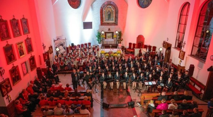 Gierczyce. Koncert „Pod Patrią” z okazji Święta Niepodległości – ZDJĘCIA