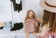 🔸 Jak kompletować garderobę małego dziecka na każdą porę roku?