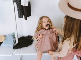 🔸 Jak kompletować garderobę małego dziecka na każdą porę roku?