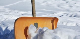 Bochnia: Apel nadzoru budowlanego ws. śniegu na dachach