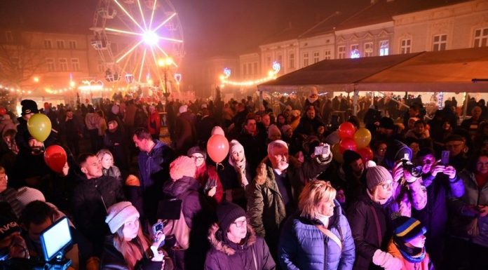 Jarmark Bożonarodzeniowy na Rynku w Brzesku – ZDJĘCIA