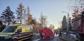 🔴 Śmiertelny wypadek na drodze wojewódzkiej 965 w Nowym Wiśniczu – AKTUALIZACJA