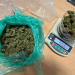 Bochnia. W trakcie ucieczki przed policją wyrzucili narkotyki z auta