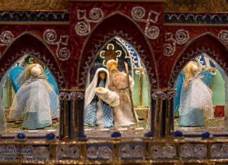 Niezwykła szopka świąteczna w Starostwie Powiatowym w Bochni – ZDJĘCIA