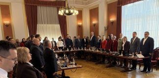 Rada Powiatu uczciła minutą ciszy ofiary zbrodni na Uzborni