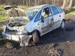 Groźny wypadek w Mokrzyskach. Auto dachowało na ul. Wiślanej