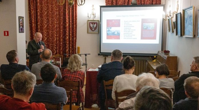 Dom Bochniaków. Spotkanie autorskie z Tadeuszem Olszewskim – ZDJĘCIA