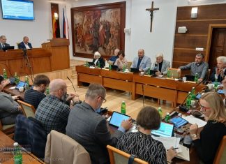 🔴 Bochnia dopłaci 1 mln zł do odbioru odpadów komunalnych. Jak głosowali radni? – RELACJA Z SESJI