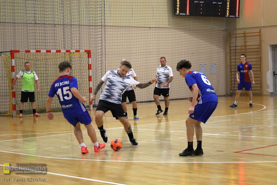 Starcie pokoleń w Bochni. Juniorzy pokonali oldbojów BKS 11:6