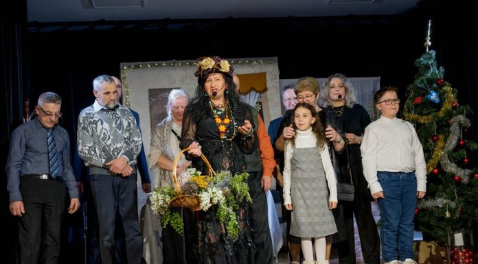 Spektakl „Jako i my odpuszczamy…” poruszył publiczność w Żegocinie – ZDJĘCIA