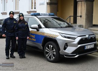 Toyota RAV4 w służbie ochrony środowiska. Straż Miejska w Bochni doposażona za środki unijne – ZDJĘCIA