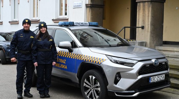 Toyota RAV4 w służbie ochrony środowiska. Straż Miejska w Bochni doposażona za środki unijne – ZDJĘCIA
