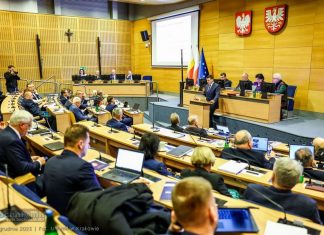 Małopolski sejmik uchwalił budżet: 2 miliardy na inwestycje