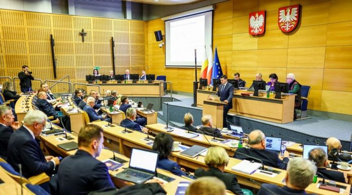 Małopolski sejmik uchwalił budżet: 2 miliardy na inwestycje