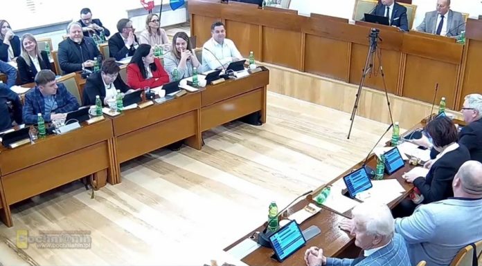 Zaskakująca wymiana zdań pod koniec sesji rady miasta. Poszło o sugestie dotyczące „poleceń sms-ami”