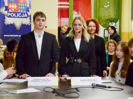 Młodzi o przyszłości edukacji. Panel dyskusyjny w II LO w Bochni – ZDJĘCIA