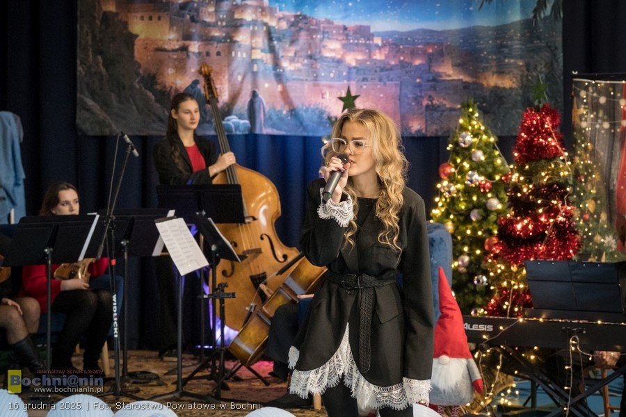 18 tys zł zebrano podczas IX Charytatywnego Koncertu Kolęd w ZS nr 1 w Bochni – ZDJĘCIA