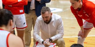 Trener Artur Włodarczyk po meczu z VBW Gdynia: „Jestem dumny z dziewczyn”