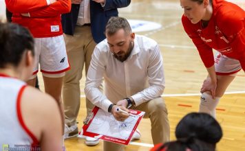 Trener Artur Włodarczyk po meczu z VBW Gdynia: „Jestem dumny z dziewczyn”