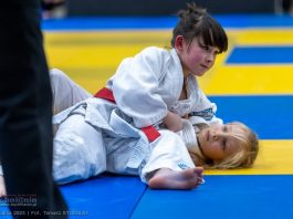 Kilkuset młodych judoków rywalizuje dziś w Bochni. Mikołajkowy Turniej w hali widowiskowo-sportowej – ZDJĘCIA