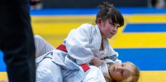 Kilkuset młodych judoków w Bochni. Mikołajkowy Turniej w hali widowiskowo-sportowej – ZDJĘCIA