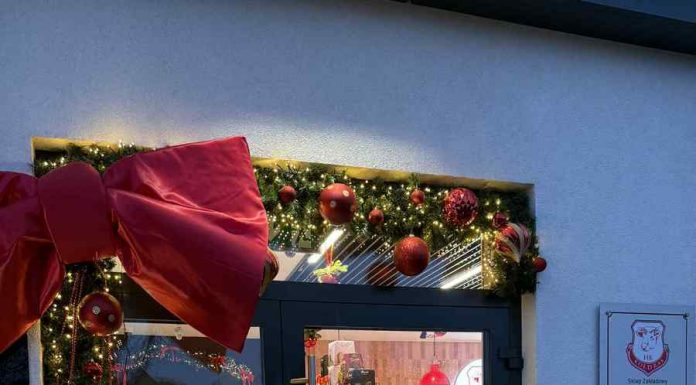 🔸 Świąteczne zakupy w sklepie mięsnym u Kołdrasa w Proszówkach – zapraszamy!