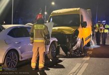 🔴 Nowy Wiśnicz. Trzy osoby trafiły do szpitala po zderzeniu motocykla, auta osobowego i dostawczego