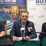 Konflikt na krytej pływalni w Brzesku. O co chodzi w sporze BOSiR – szkoła pływania?