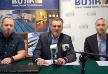 Konflikt na krytej pływalni w Brzesku. O co chodzi w sporze BOSiR – szkoła pływania?