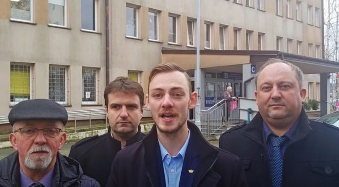 Konfederacja alarmuje o zapaści systemu ochrony zdrowia. Wideo sprzed szpitala w Brzesku