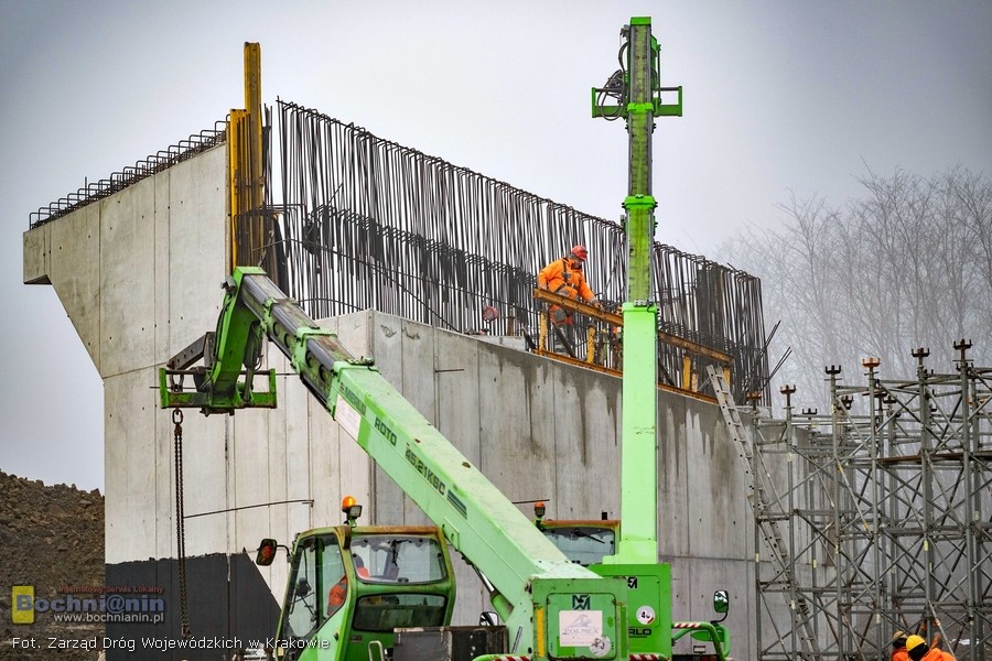III etap obwodnicy Bochni i budowa mostu na Rabie nabierają kształtów – ZDJĘCIA, WIDEO