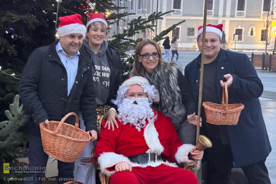 Mikołaj na bocheńskim Rynku rozdawał prezenty