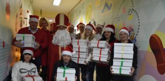 Bochnia. Blisko sto paczek dla małych pacjentów szpitala i duży telewizor dla ZOL od bocheńskiej Koalicji Obywatelskiej