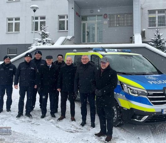 Nowy oznakowany radiowóz zasilił flotę brzeskiej policji