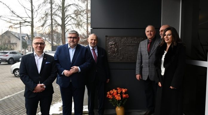 Hołd dla twórcy bocheńskich „Lodówek”. Adolf Mitera upamiętniony – ZDJĘCIA