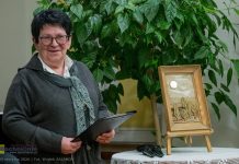 „Anioły dnia codziennego” w Bibliotece. Wernisaż wystawy Zofii Gołębiewskiej-Tabaszewskiej – ZDJĘCIA