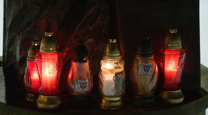 Międzynarodowy Dzień Pamięci o Ofiarach Holokaustu. W Bochni zapalono znicze – ZDJĘCIA