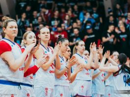 Wisła Kraków zlicytowała dla WOŚP dzień meczowy z drużyną koszykarek. Trwa aukcja piłki z autografami zawodniczek z Bochni