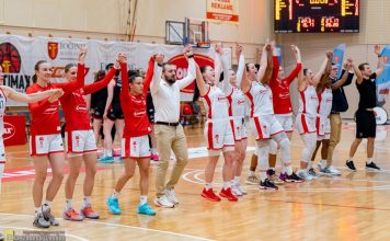 Artur Włodarczyk: „Znowu bijemy się w każdym meczu”. Trener rywalek: „Wasza publiczność to jest rewelacja”