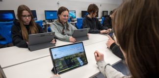 Powiat Bocheński kupił ponad tysiąc laptopów i tabletów dla szkół średnich