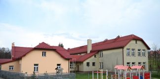 Ponad 9,2 mln zł dofinansowania dla gminy Rzezawa. Pieniądze m.in. na szkoły i program ochrony powietrza