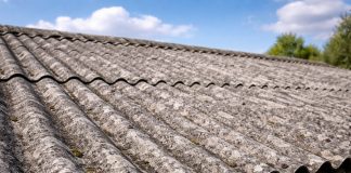 Azbest wciąż na posesji? Do końca stycznia trzeba złożyć informację w urzędzie