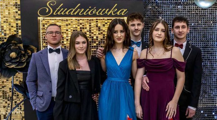 Studniówka ZS Nr 2 – ZDJĘCIA