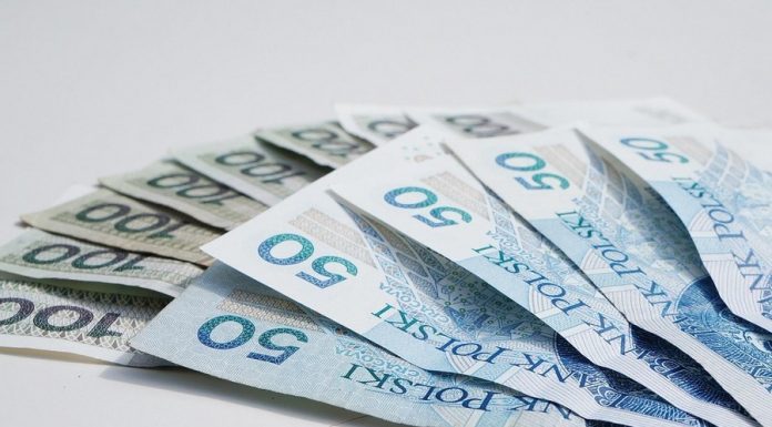 Bochnia. 13-latek zwrócił portfel ze znalezioną gotówką