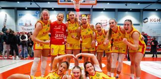 Ślęza wygrała mecz na szczycie z Poznaniem. Mielnicka i Zięmborska liderkami w ważnym starciu