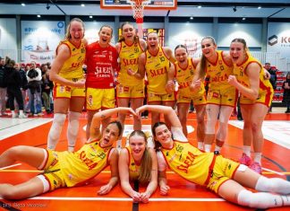 Ślęza wygrała mecz na szczycie z Poznaniem. Mielnicka i Zięmborska liderkami w ważnym starciu